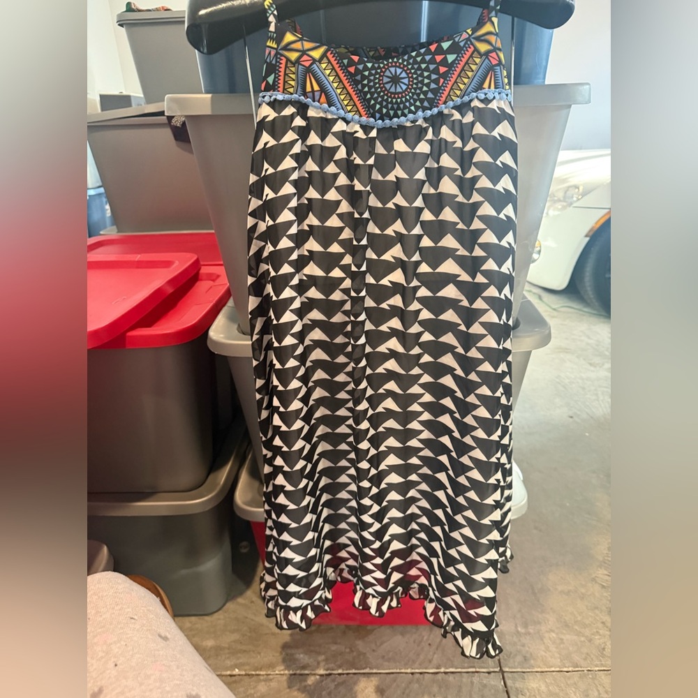 Black and White Geometric Dress p12